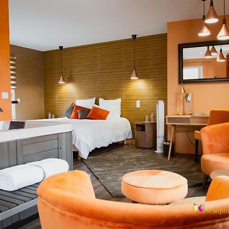 L'Hostellerie D'Acquigny Екстериор снимка
