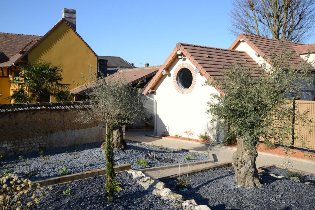L'Hostellerie D'Acquigny Екстериор снимка