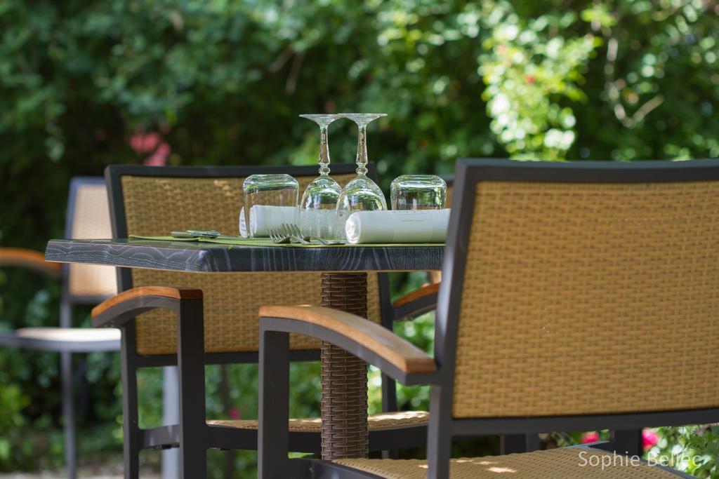 L'Hostellerie D'Acquigny Екстериор снимка