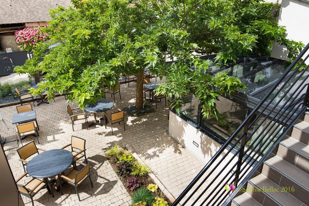 L'Hostellerie D'Acquigny Екстериор снимка